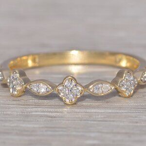 Natural Diamond Floral Band in Yellow Gold